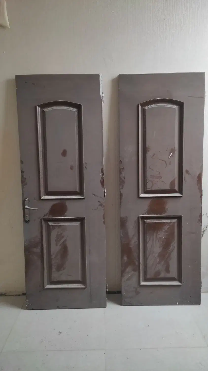 درب چوبی محکم و سالم|مصالح و تجهیزات ساختمان|قم, هنرستان|دیوار