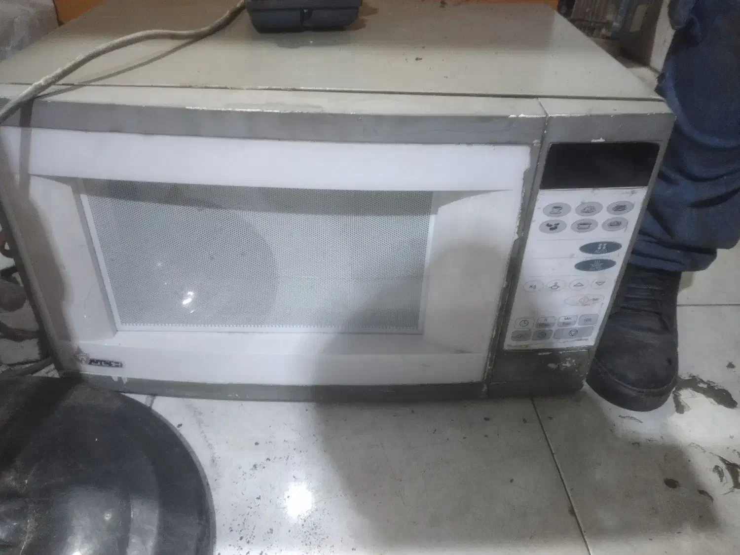 ماکروفر سالم به شرط همه دکمه ها سالم|اجاق گاز و لوازم برقی پختوپز|صومعهسرا, |دیوار