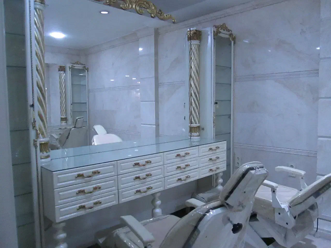 اجاره صندلی و اتاق در لوکس ترین سالن زیبایی|اجارهٔ دفتر کار، اتاق اداری، مطب|ری, دیلمان|دیوار