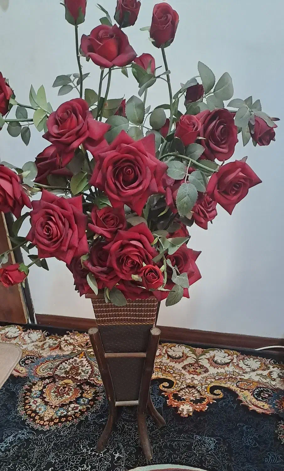 گل رز  و گلدان نو|گل مصنوعی|اراک, |دیوار