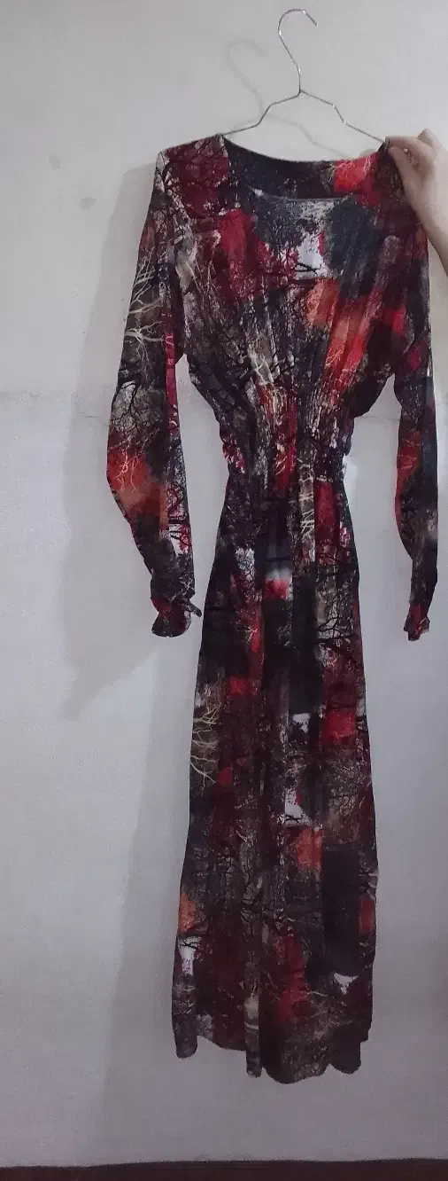 ساحلی بلند|لباس|بروجرد, |دیوار