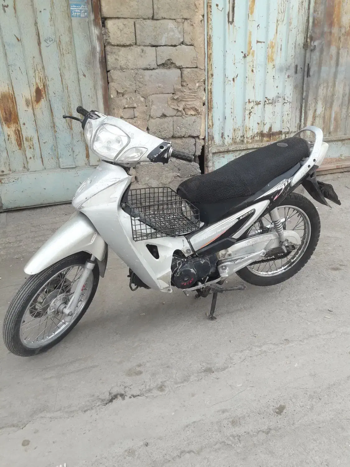 بی کلاج مدل۸۹|موتورسیکلت|ابریشم, |دیوار