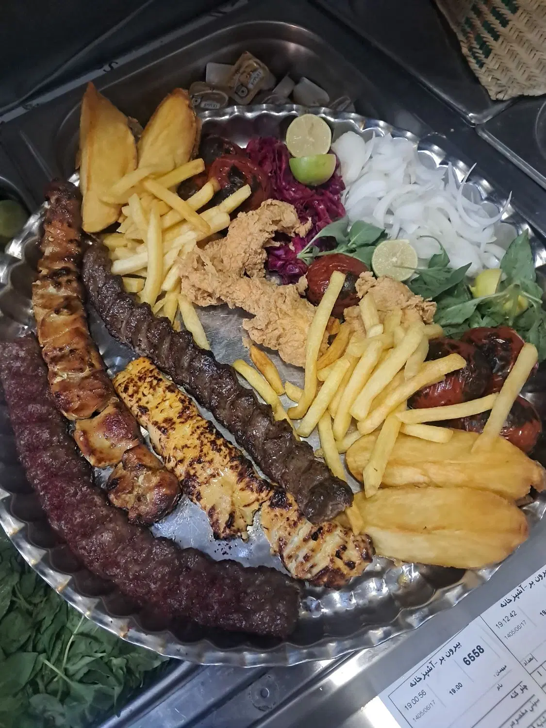 ظرفشور و سالن کار اشنا با کار|استخدام خدمات فروشگاه و رستوران|تهران, اکباتان|دیوار