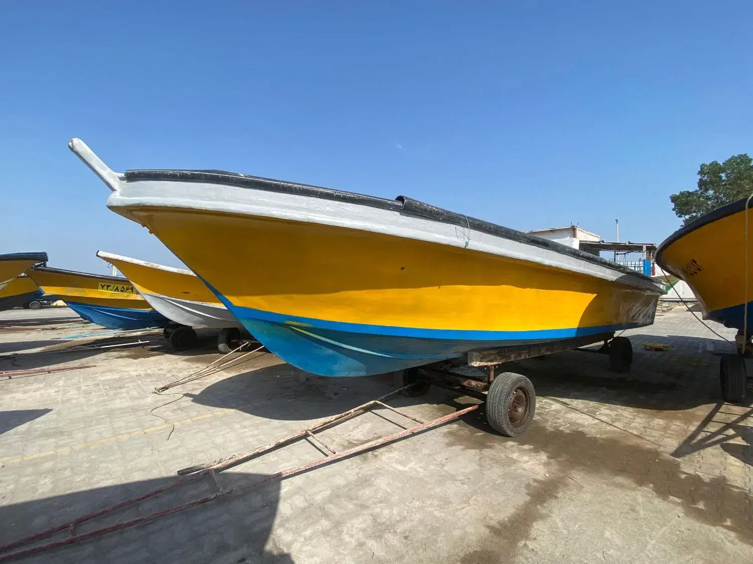 قایق صیادی|قایق و سایر وسایل نقلیه|کیش, |دیوار