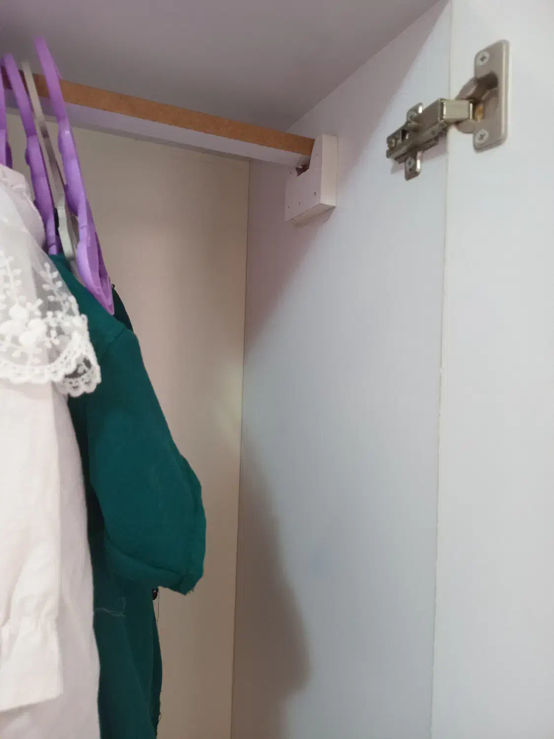 کمد|جاکفشی، کمد، دراور|رشت, شهرک صبا|دیوار