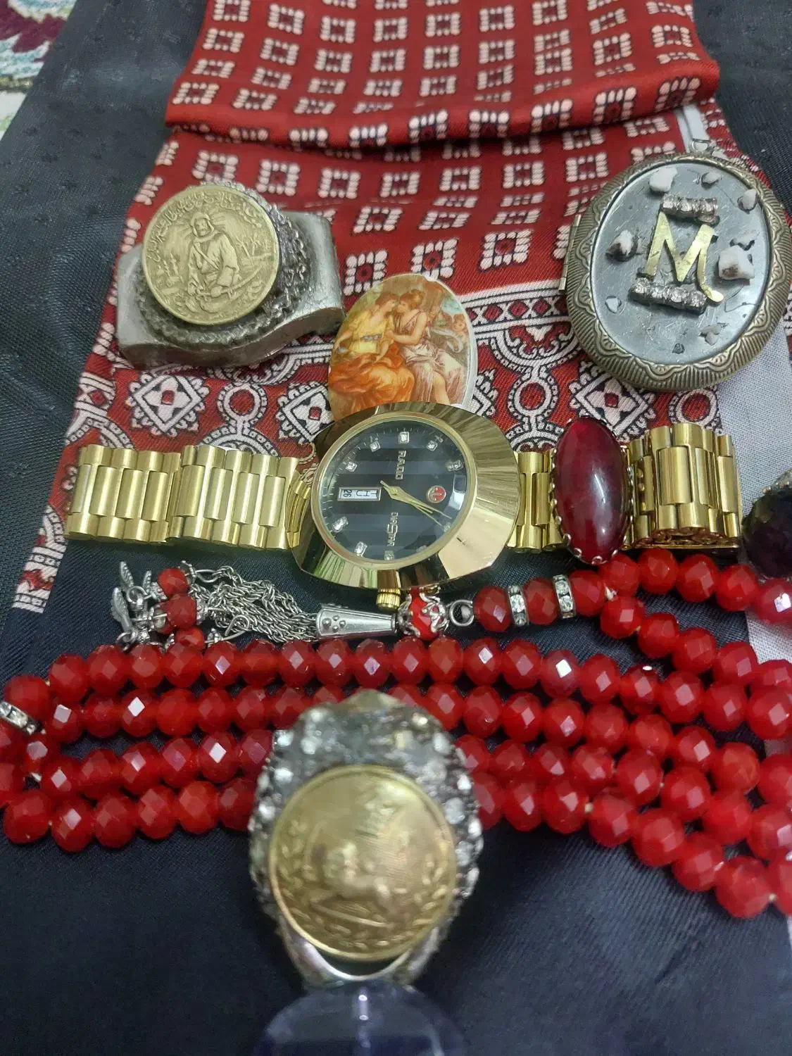 دستمال گردن ابریشم سلطنتی وساعت رادو|زیورآلات و اکسسوری|مشهد, سناباد|دیوار