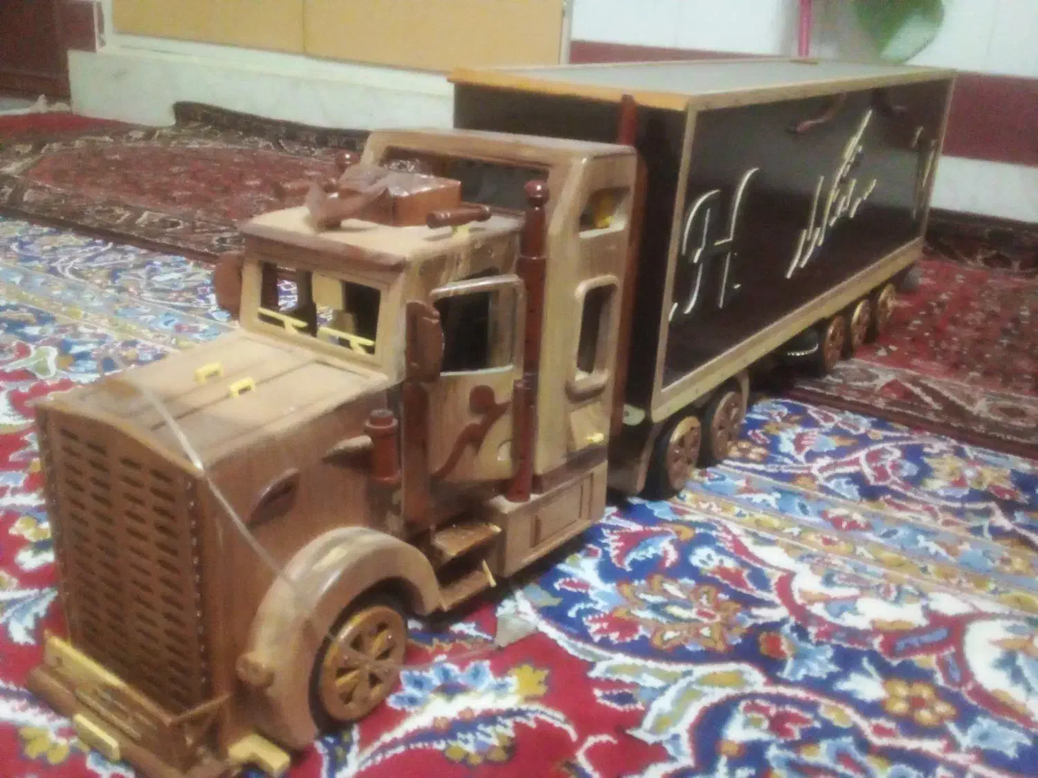 ماکت ماشین سنگین ماک|مجسمه، تندیس، ماکت|قم, زاویه|دیوار