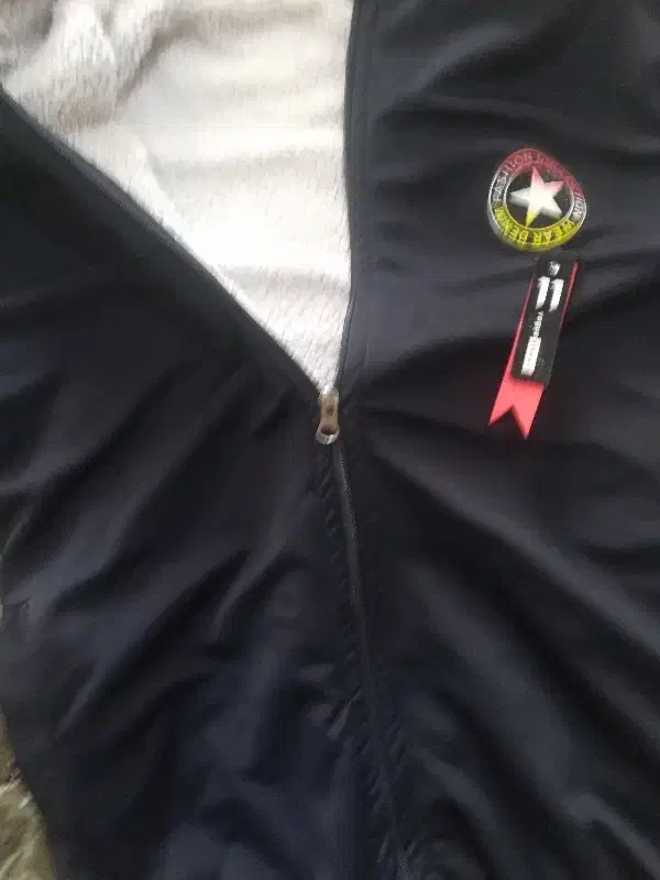 سوشرت نو نو نو|لباس|پاکدشت, پاکدشت (مامازند)|دیوار