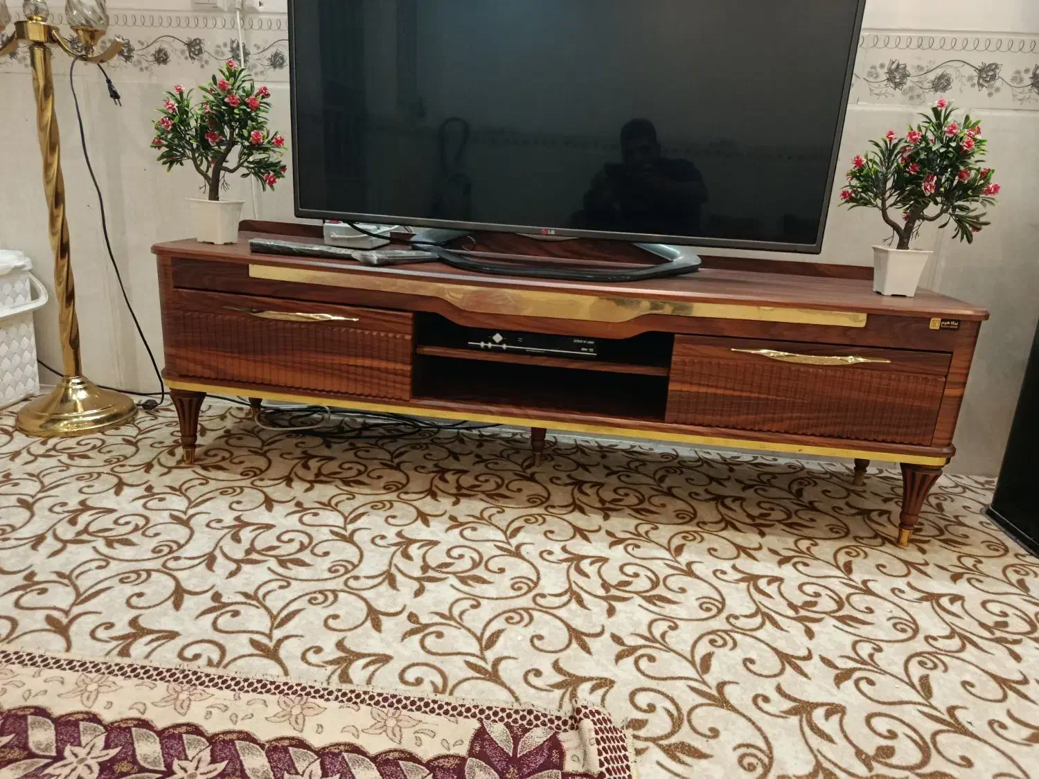 کنسول آرایشی و میز تلویزیون|میز تلویزیون|یزد, |دیوار