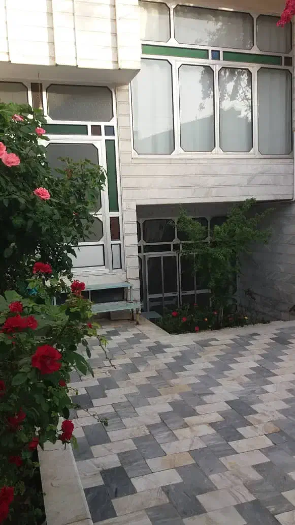 ویلایی بر بلوار روحانی|فروش خانه و ویلا|قم, در بهشت|دیوار