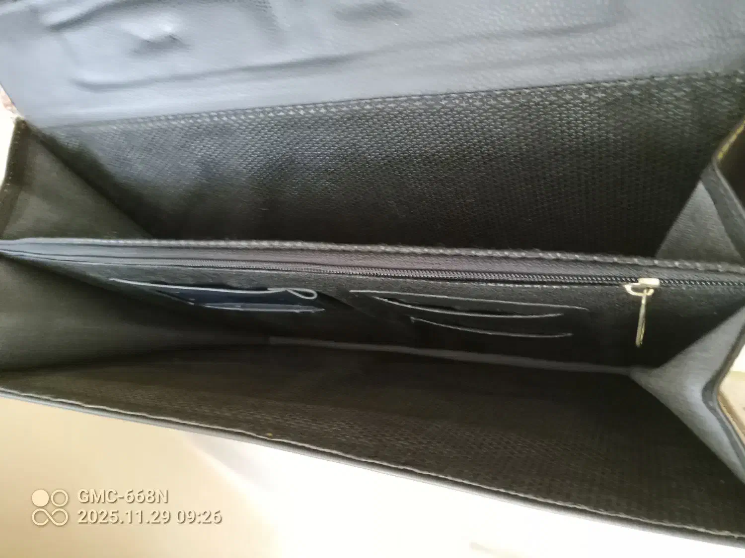 کیف رمزدار چرمی|کیف، کفش، کمربند|صدرا-فارس, فاز ۲|دیوار