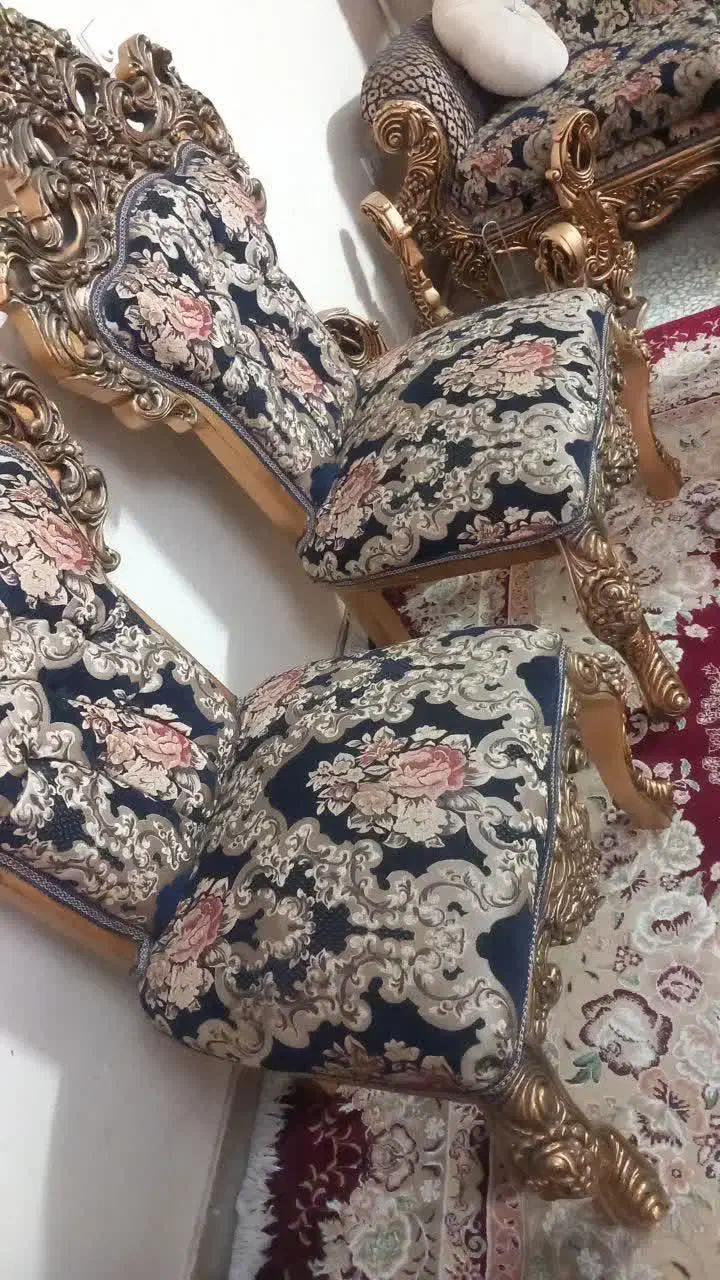 مبل سلطنتی ۹نفره بهمراه میز جلومبلی|مبلمان خانگی و میز عسلی|رفسنجان, |دیوار