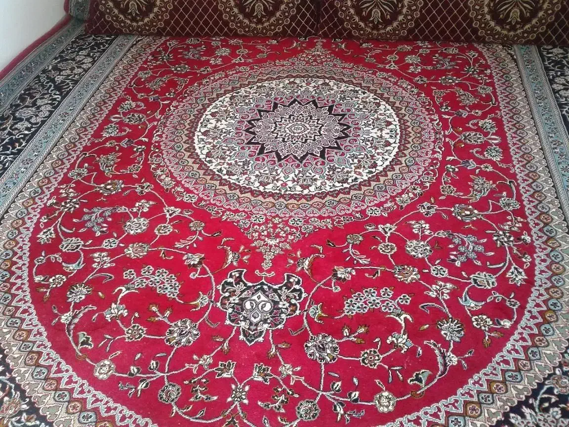 یک عدد فرش 12 متری( 3 در 4 ) - رنگ زرشکی|فرش|سبزوار, پاسداران|دیوار