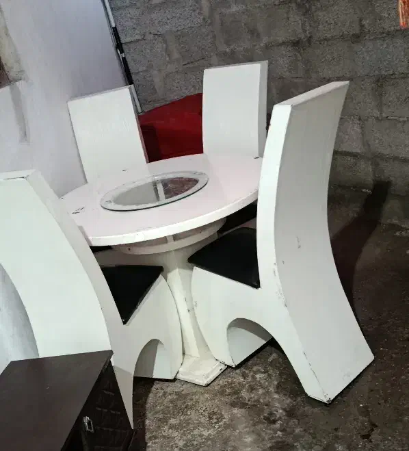 میز نهار خوری|میز و صندلی غذاخوری|رشت, دیلمان|دیوار