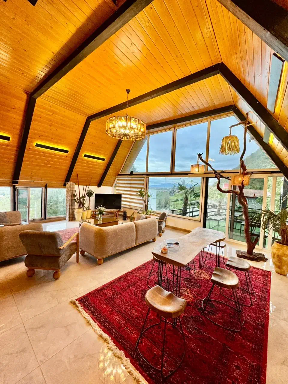 کلبه سوییسی استخردار نوساز|اجارهٔ کوتاه‌مدت ویلا و باغ|شیرگاه, |دیوار