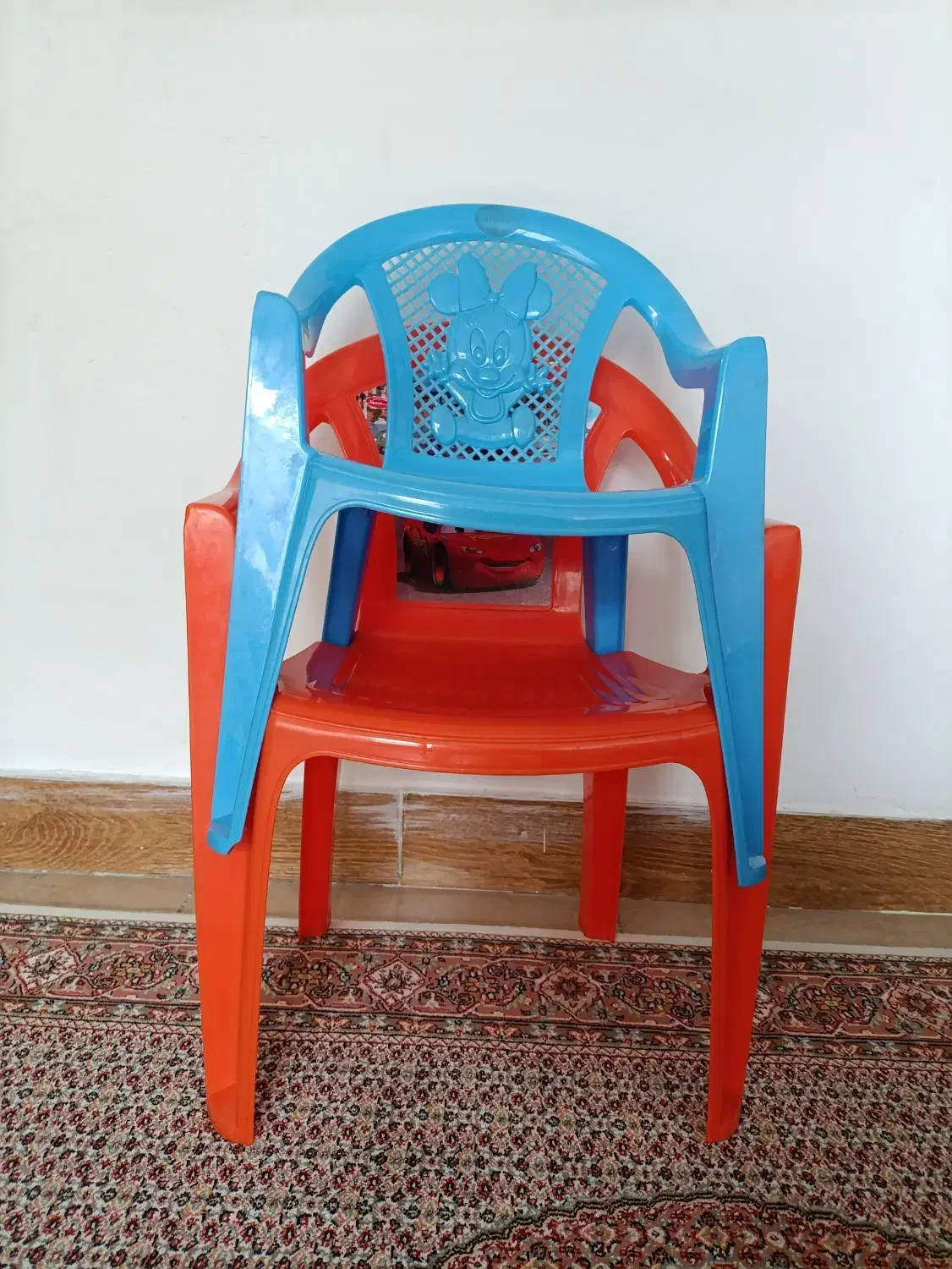 صندلی پلاستیکی کودک|تخت و صندلی بچه|ارومیه, |دیوار