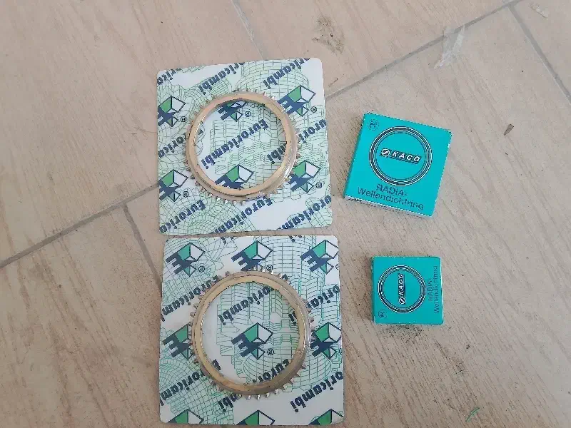 دنده برنجی گیربکس خاور با کاسه نمداش|قطعات یدکی و لوازم جانبی|کیانشهر, |دیوار