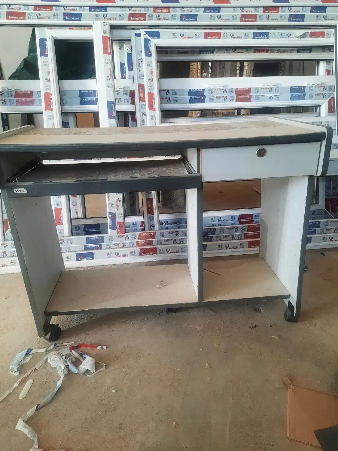 میز مناسب مطالعه خیاطی کامپیوتر....|میز تحریر و کامپیوتر|ایذه, |دیوار