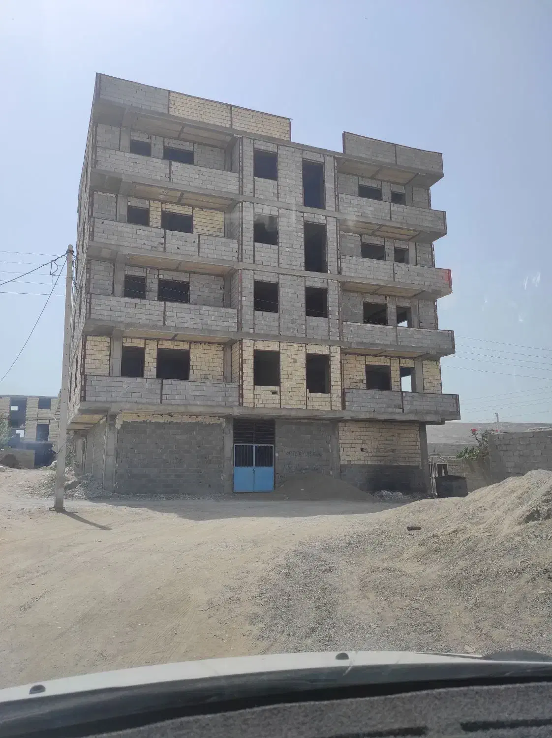 8واحد نیمه کاره روستای تیس 1200متر زیر بنا|فروش آپارتمان|چابهار, |دیوار