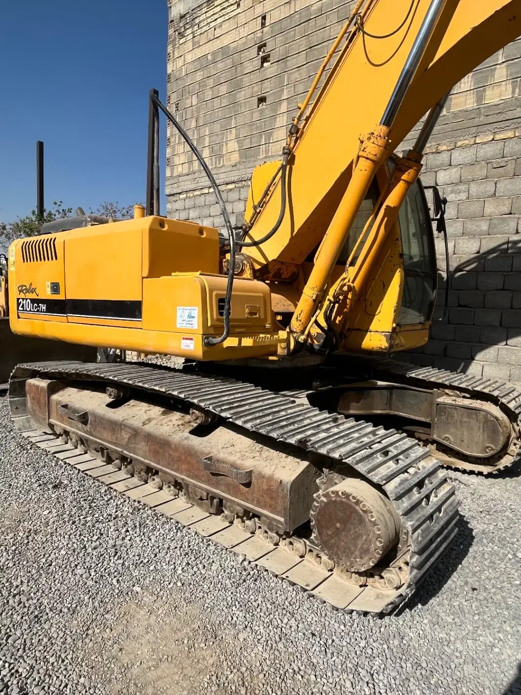 بیل هیوندا اتاق زرد ۲۱۰موتورH|خودرو سنگین|اصفهان, آبشار|دیوار