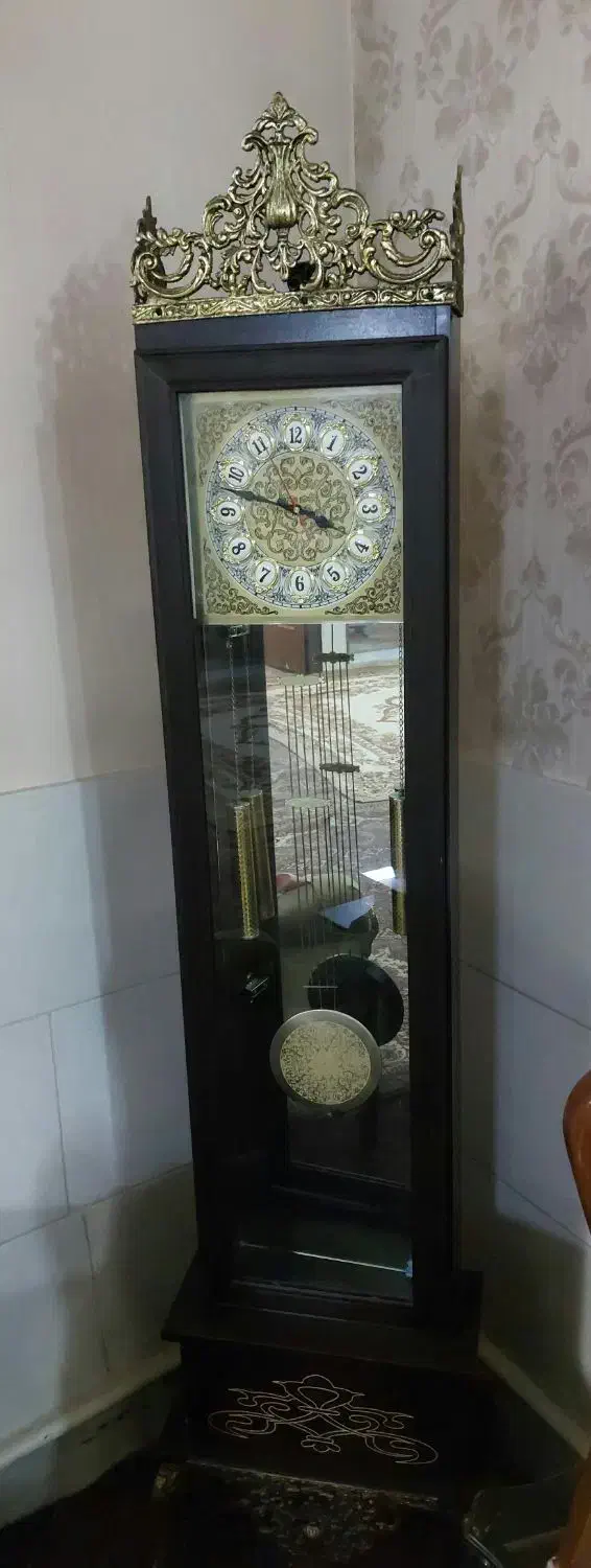 ساعت ایستاده|ساعت دیواری و تزئینی|قدس, شهر‌قدس|دیوار