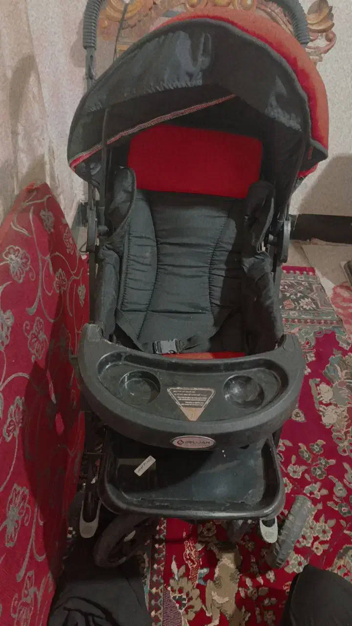 کالسکه بچه  در حد نو و تمیز. قیمت۲/۰۰۰/۰۰۰|کالسکه و لوازم جانبی|نورآباد, |دیوار