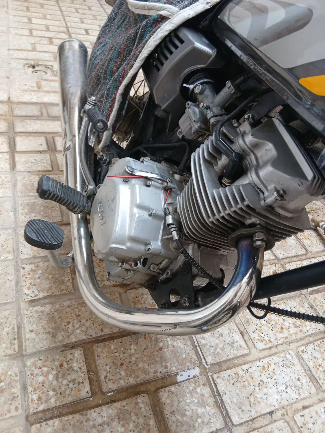 هوندا ۱۲۵ مدل ۹۰|موتورسیکلت|رباط‌کریم, کیکاور|دیوار