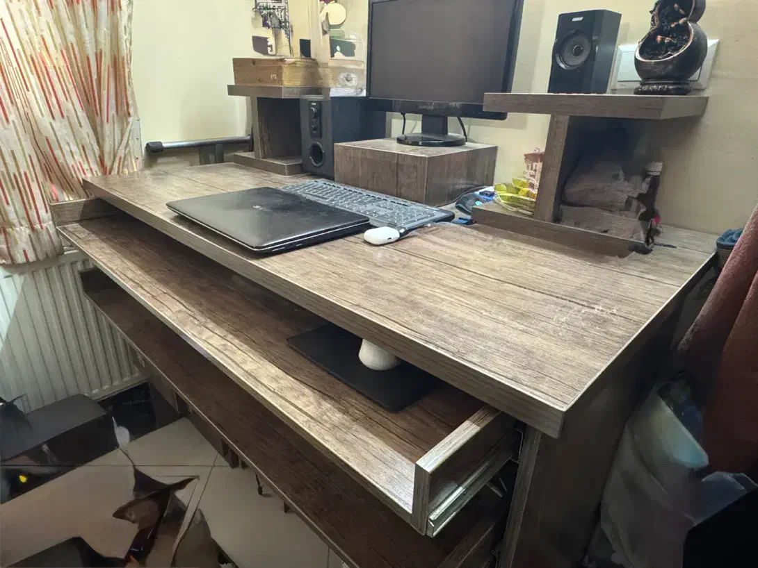 میز استودیو و گیمینگ|میز تحریر و کامپیوتر|اسلامشهر, زرافشان|دیوار