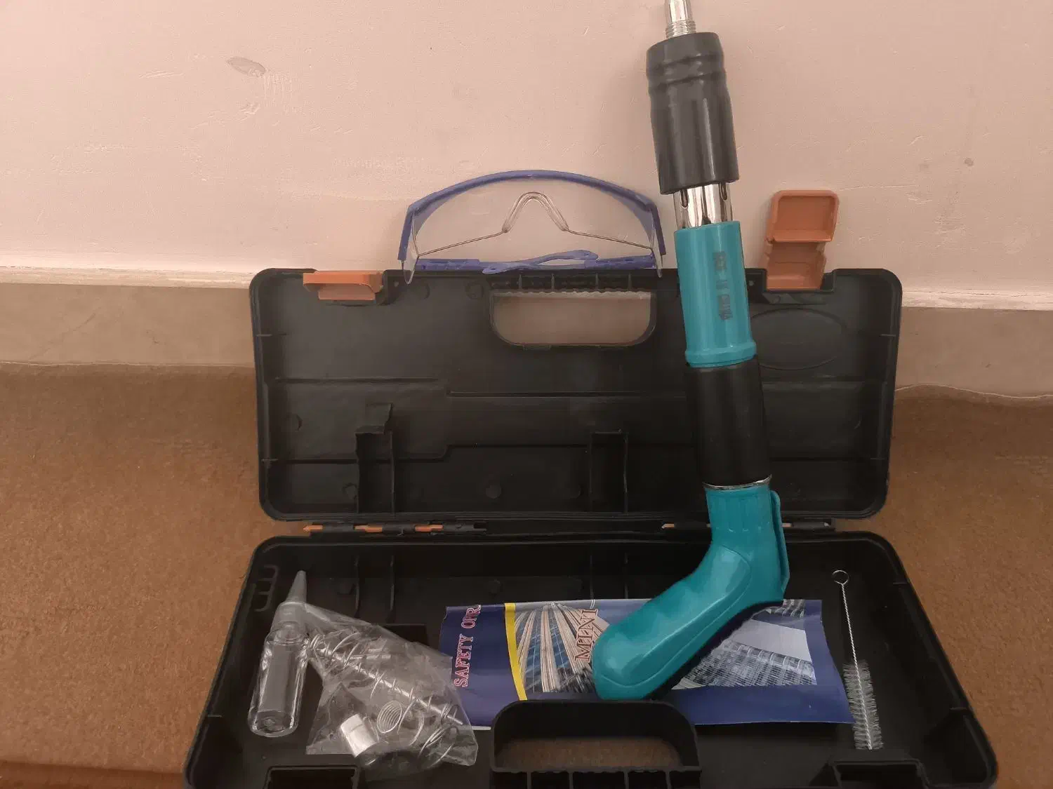 میخکوب نو به همراه لوازم|ابزارآلات|لار, |دیوار