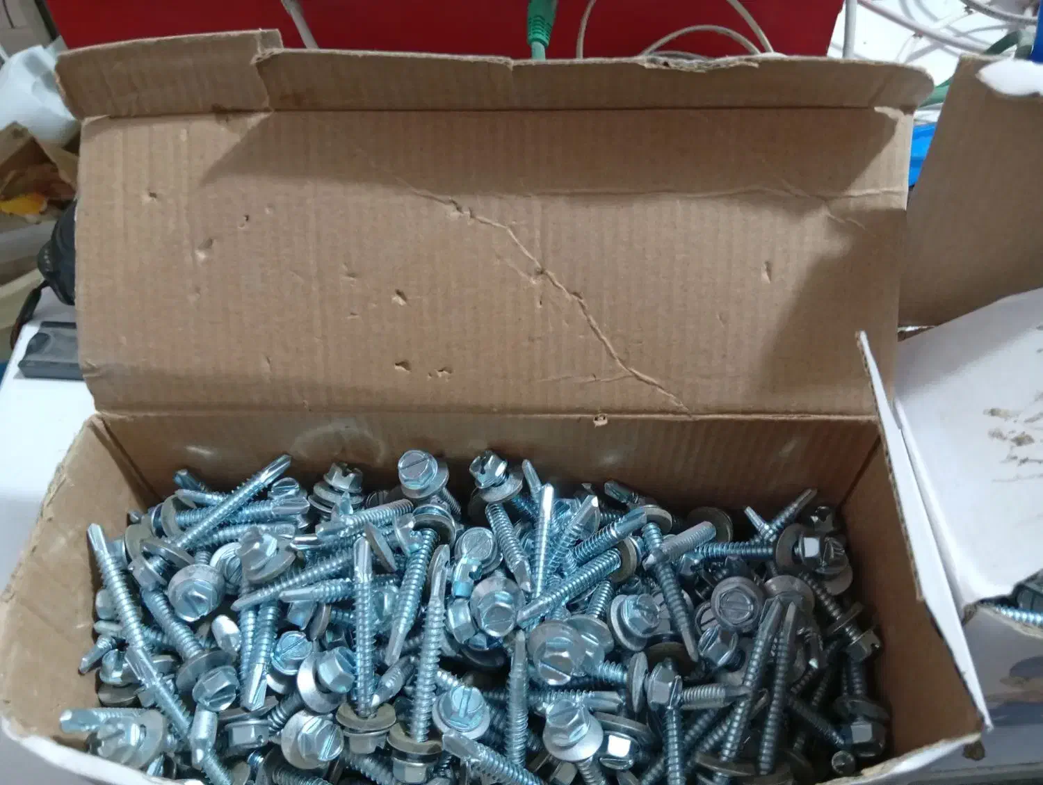 پیچ شیروانی|مصالح و تجهیزات ساختمان|قم, باغ کرباسی|دیوار