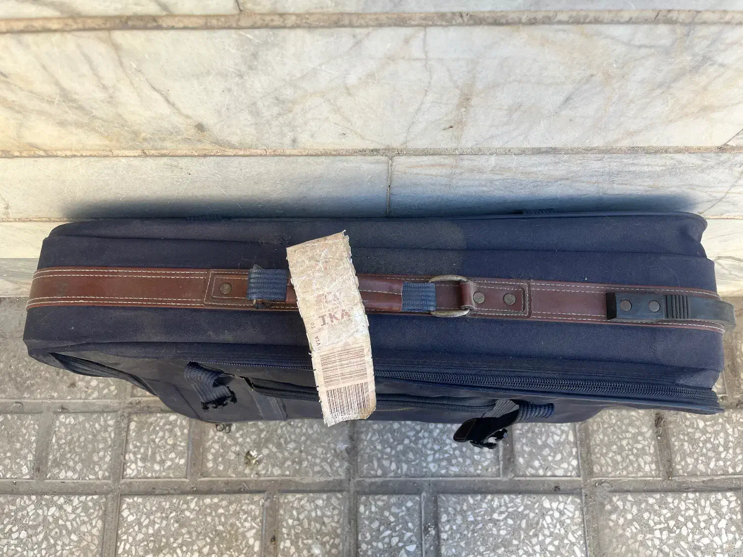 چمدان کارکرده|کیف، کفش، کمربند|تهران, آهنگران (سراسیاب دولاب)|دیوار