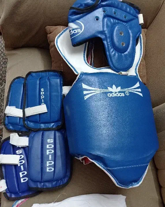 لباس تکواندو کاملا سالم و نو|تجهیزات ورزشی|سبزوار, قصبه اب یمین|دیوار