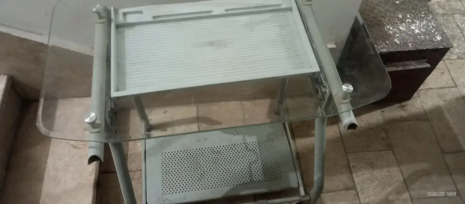 میز تحریر سالم فلزی|میز تحریر و کامپیوتر|مشهد, نوید|دیوار