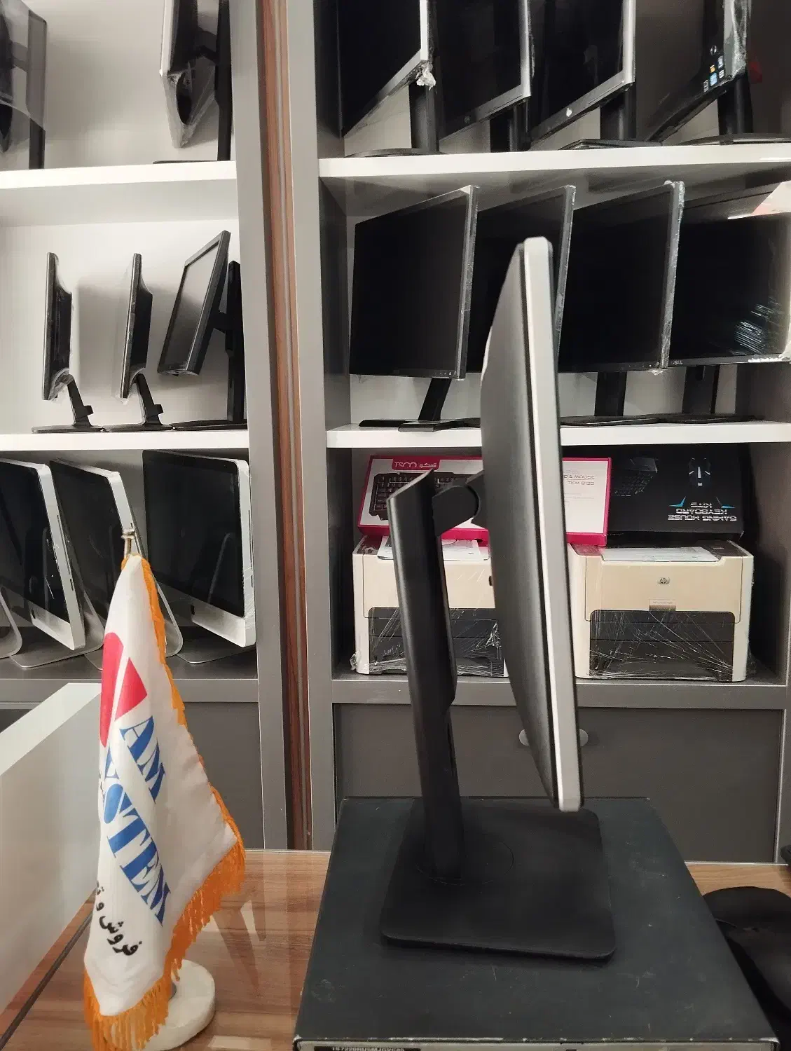 مانیتور دل 20 اینچ Dell P2014Ht IPS LED|قطعات و لوازم جانبی رایانه|کرمانشاه, |دیوار