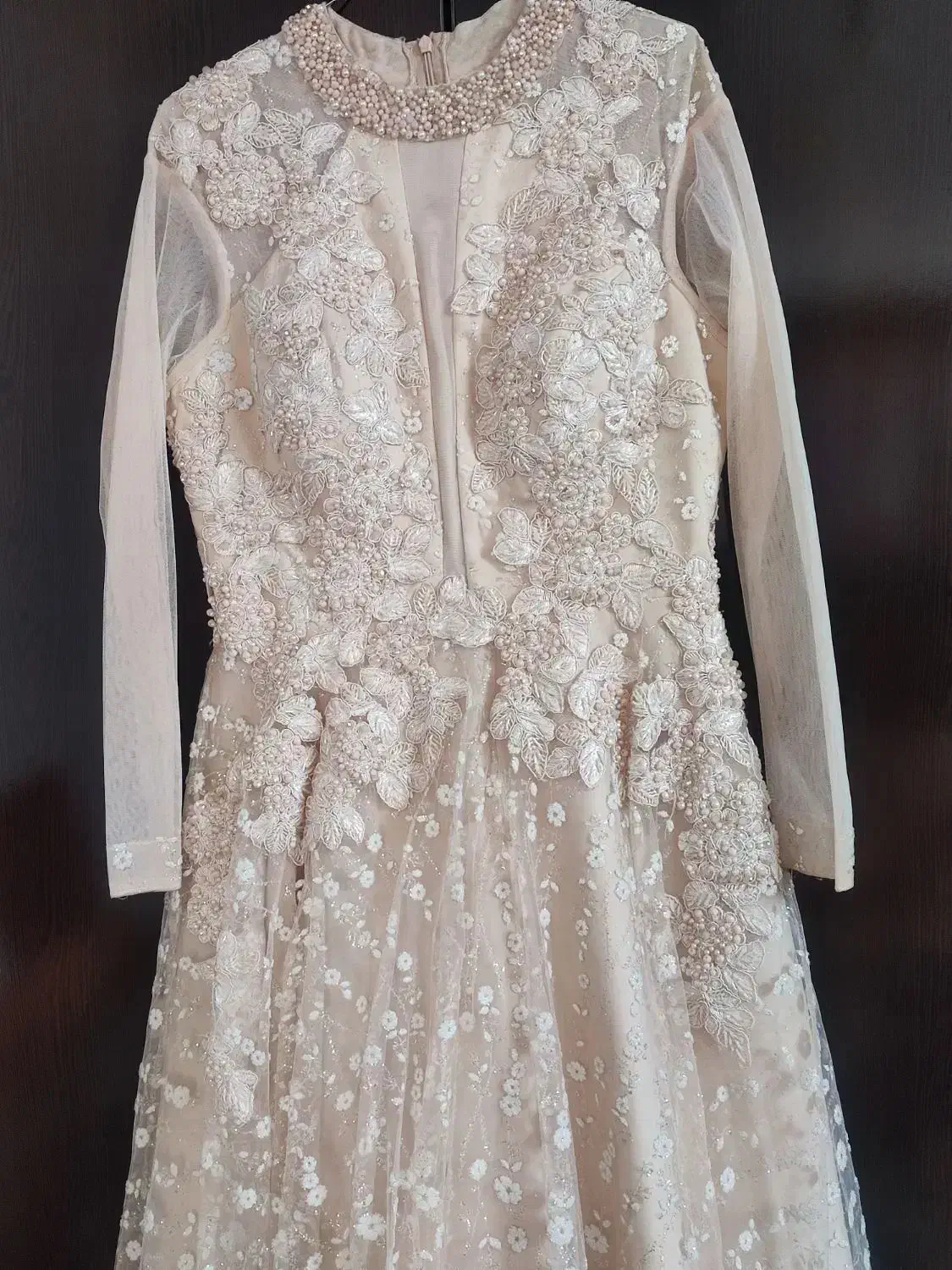 لباس مجلسی|لباس|بومهن, |دیوار