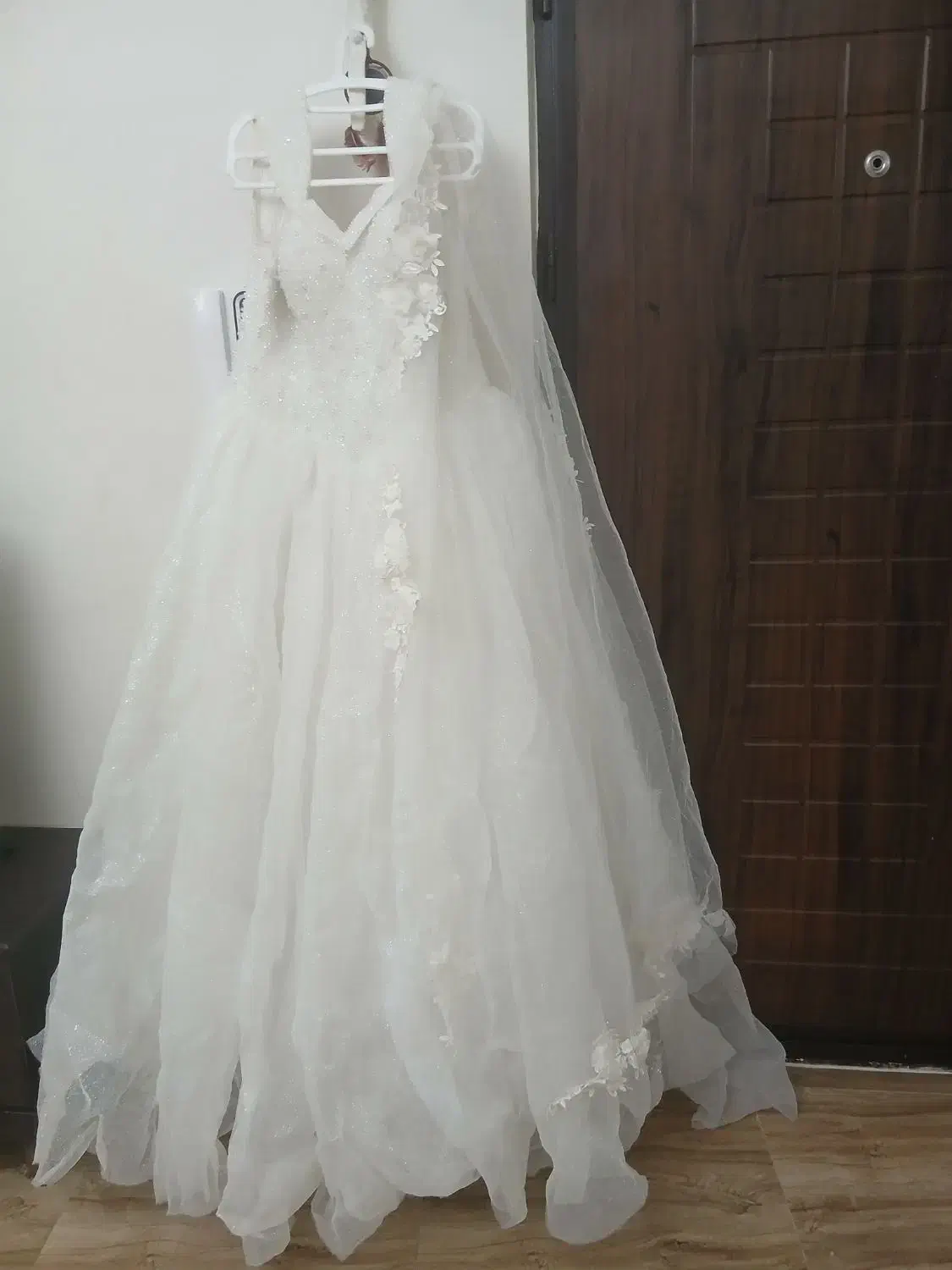 لباس عروس|لباس|قدس, شهرقدس|دیوار