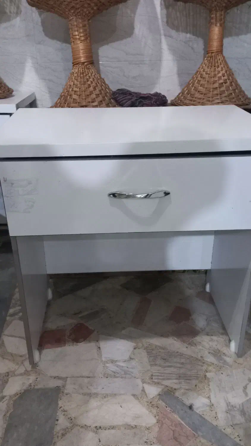 میز تحریر|میز تحریر و کامپیوتر|رشت, حمیدیان|دیوار