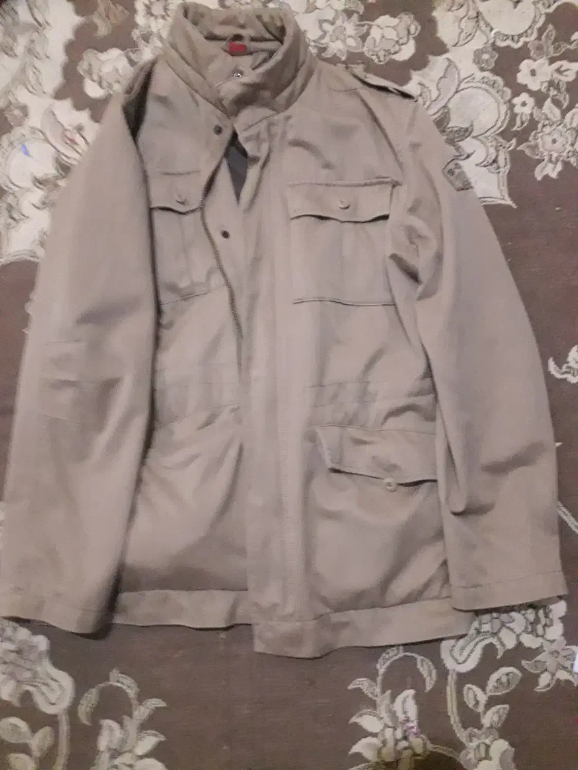 اوِرکُت|لباس|خاش, |دیوار