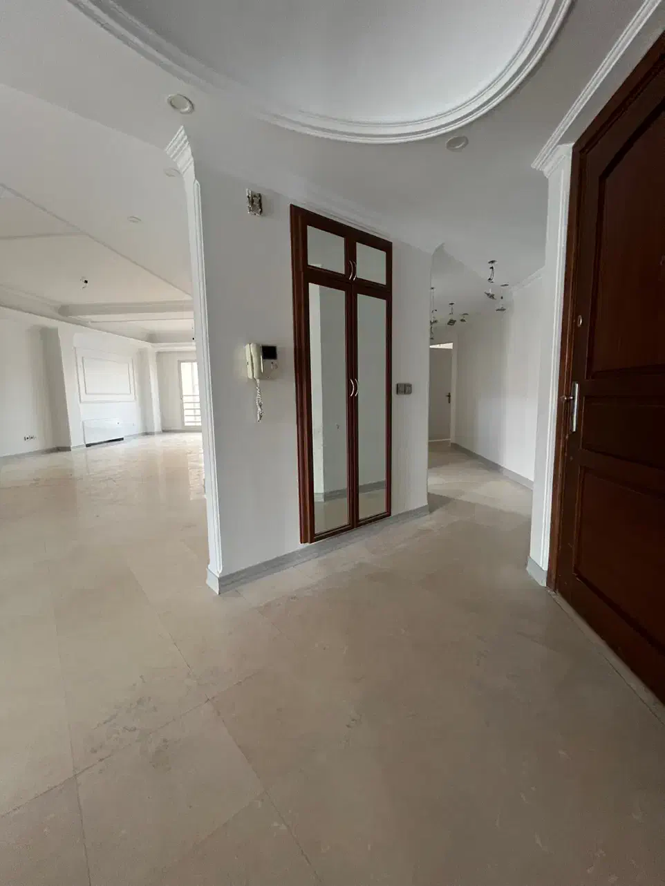 فرشته/ ۲۰۰ متر/ تک واحدی ۲ پارکینگ