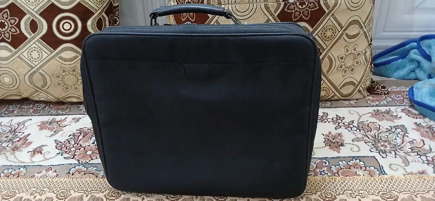 کیف|کیف، کفش، کمربند|قم, آذر (نکویی)|دیوار