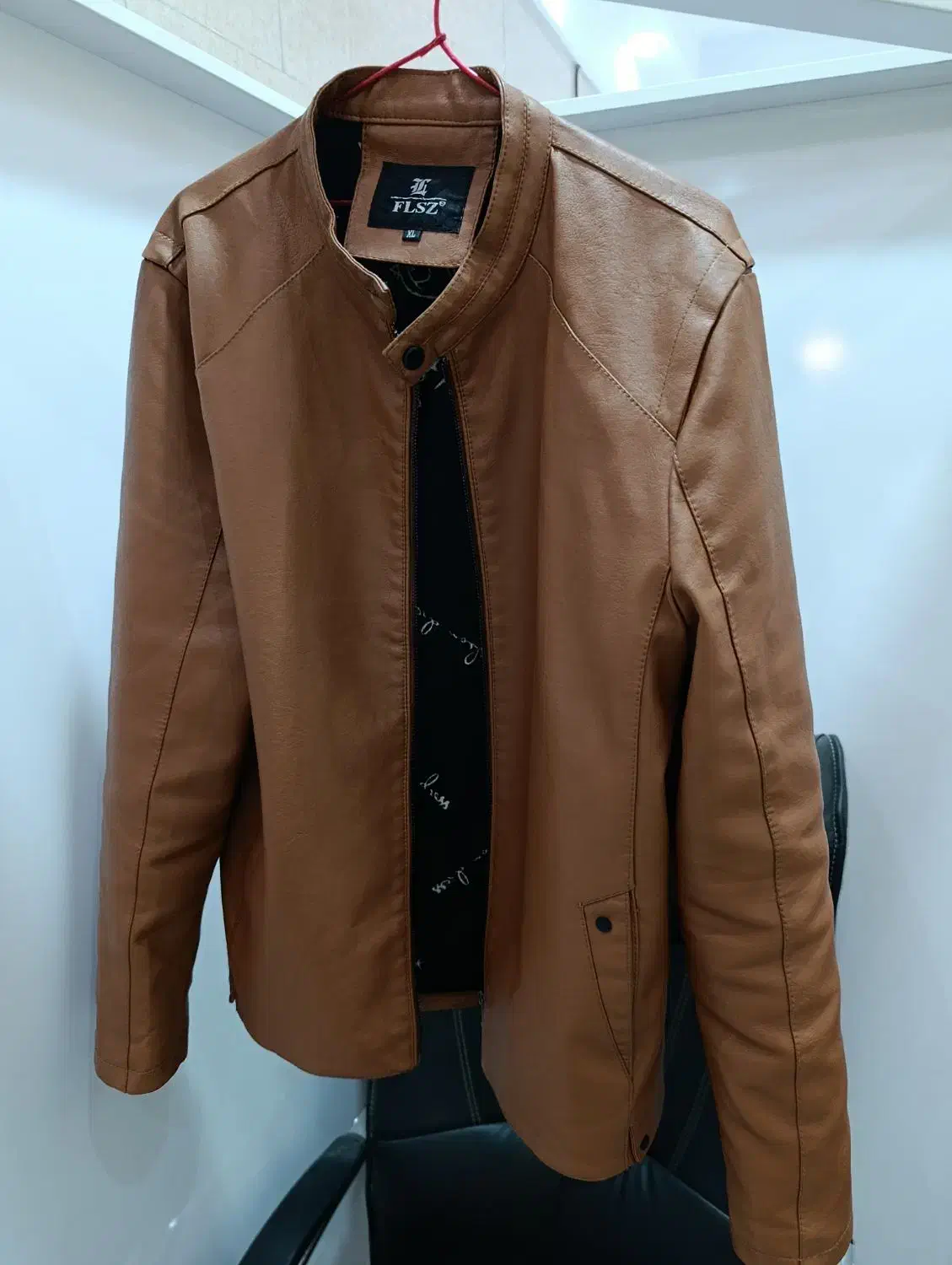 کاپشن اسپرت چرم شیک و زیباxL|لباس|چهارباغ, |دیوار