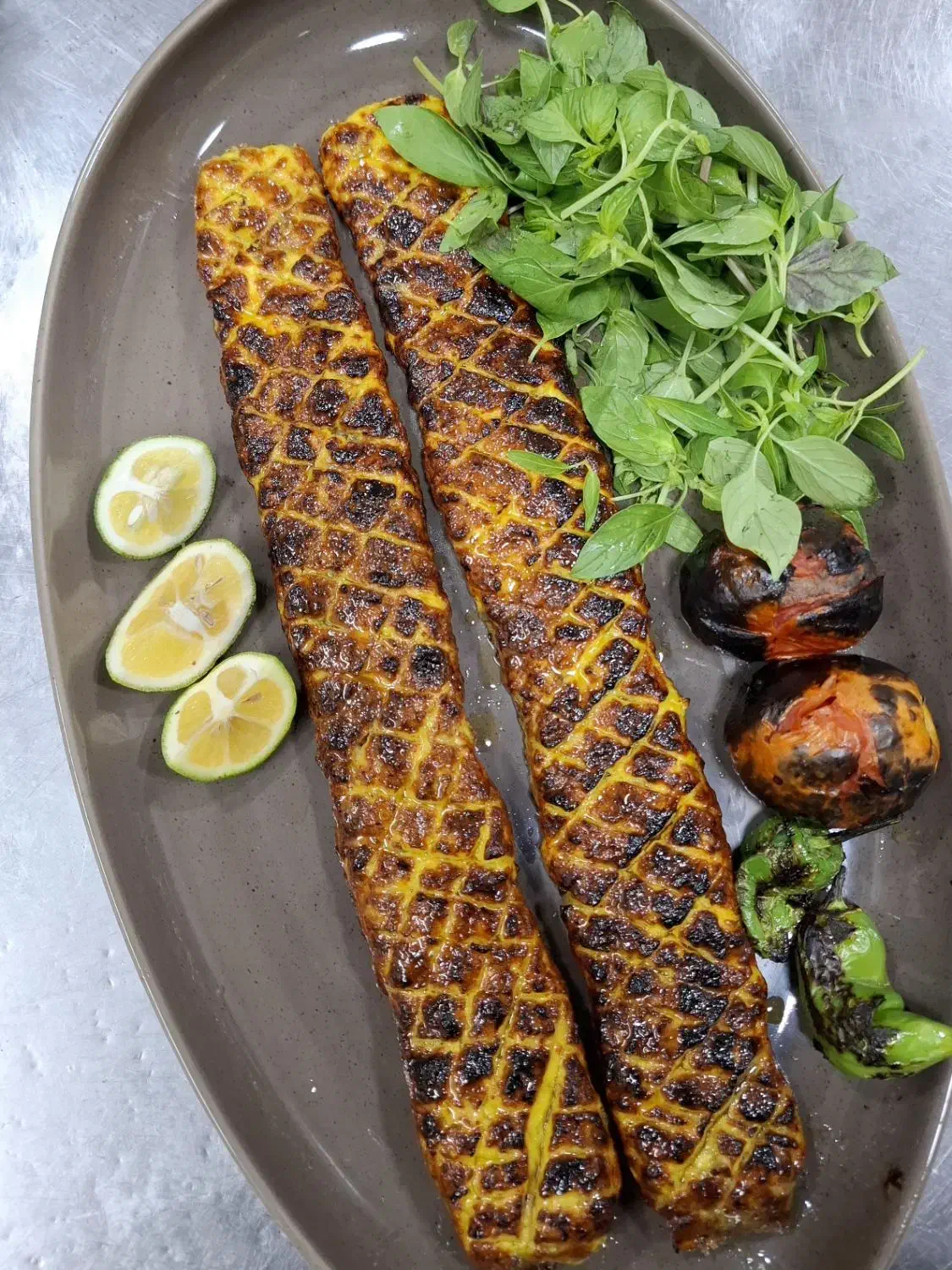 نیروی ساده کباب پز کمک اشپز|استخدام خدمات فروشگاه و رستوران|دماوند, گیلاوند|دیوار