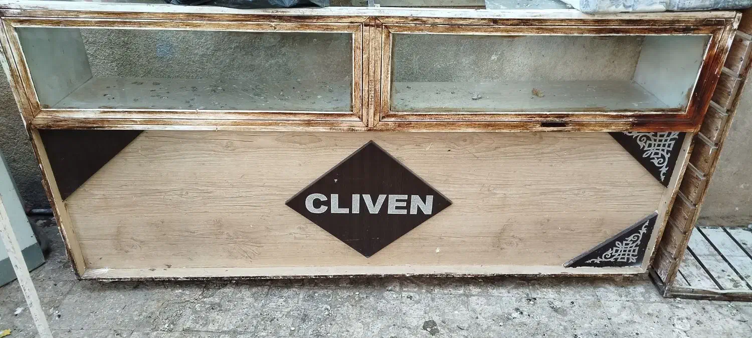 یک عدد ویترین مغازه|فروشگاه و مغازه|سیرجان, |دیوار