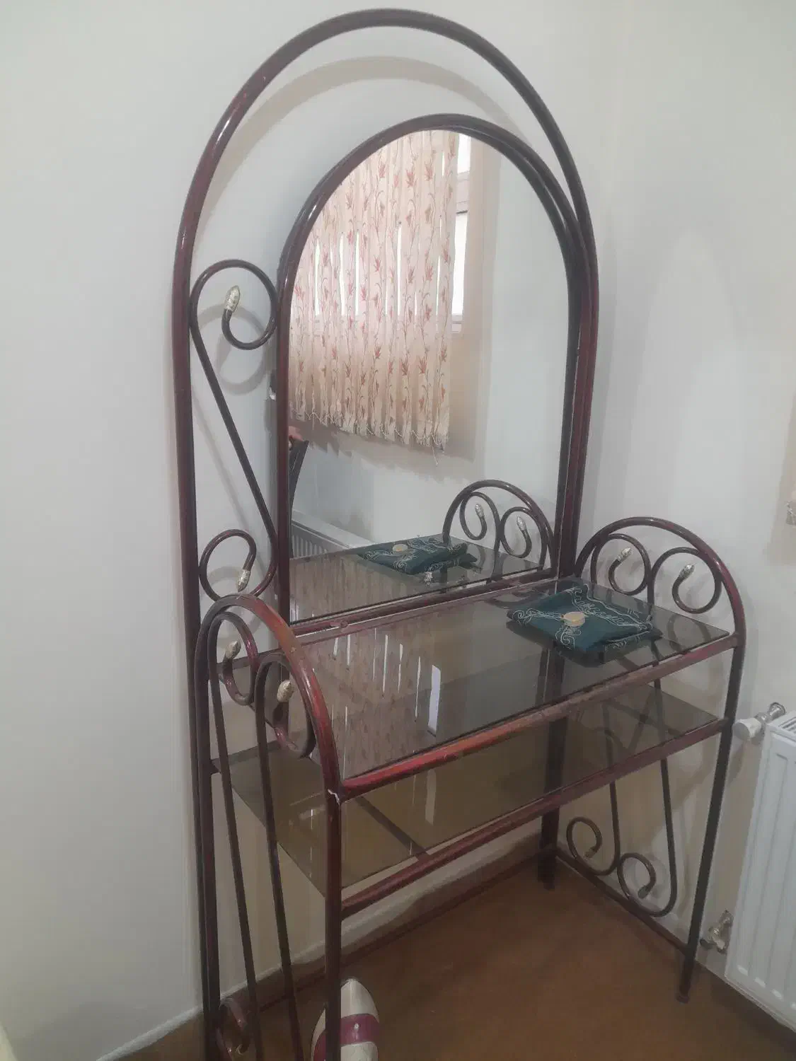 میز ارایشی|جاکفشی، کمد، دراور|شهرکرد, |دیوار