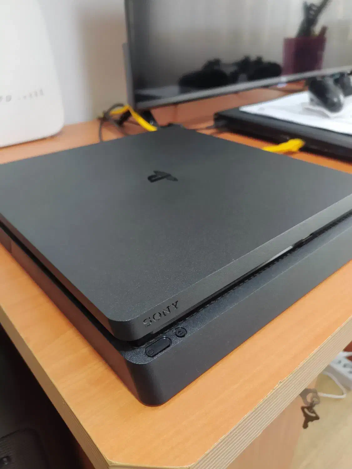 کنسول ps4 در حد نو یک ترا|کنسول، بازی ویدئویی و آنلاین|آستانه اشرفیه, |دیوار
