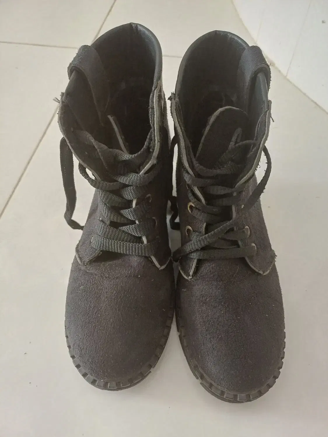 نیم پوت|کیف، کفش، کمربند|شیراز, کوشک میدان|دیوار