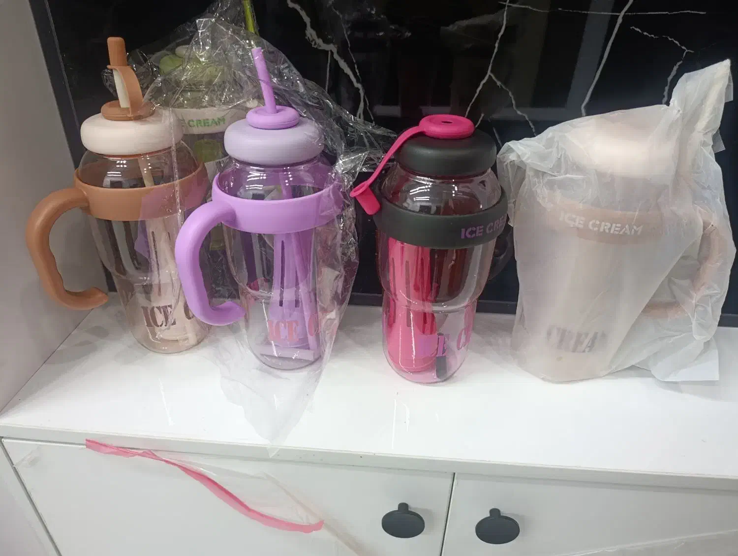 روغن ریز و قمقمه فیلتر دار|ظروف نگهدارنده، پلاستیکی، یکبارمصرف|خرمشهر, |دیوار