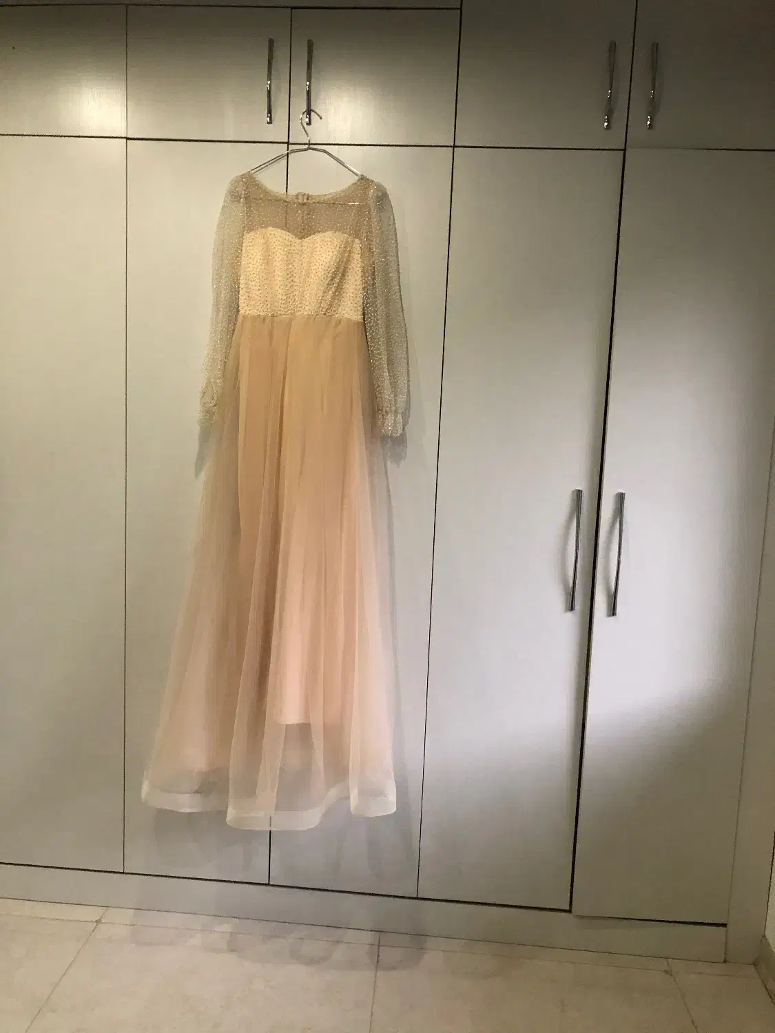 پیراهن مجلسی|لباس|رودهن, |دیوار