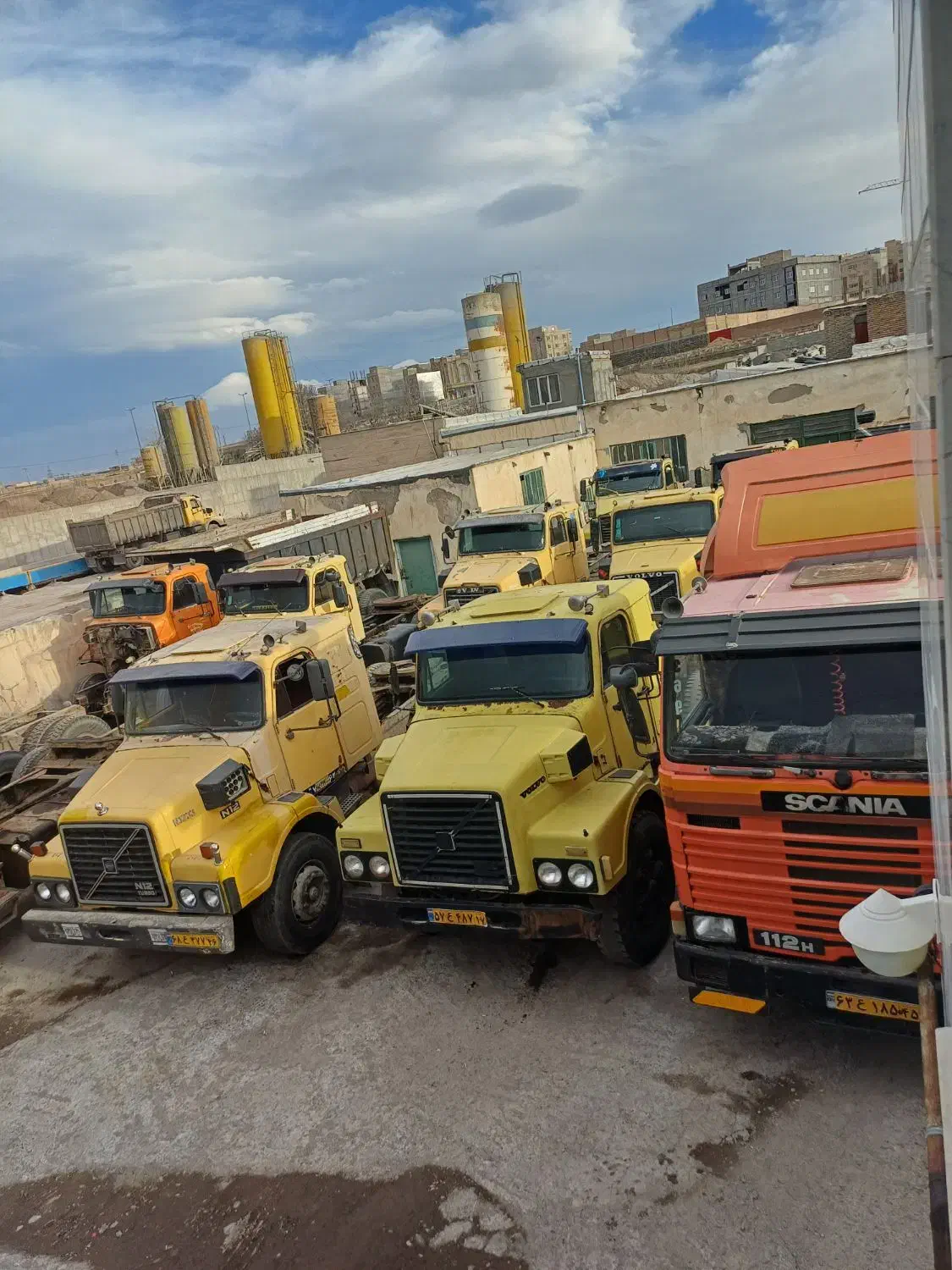 ولوو کشنده تریلی|خودرو سنگین|اردبیل, |دیوار