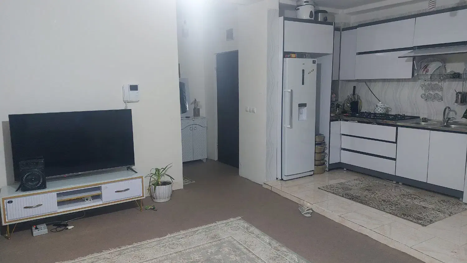 واحد بزرگ در خیابان سرزمین|فروش آپارتمان|هشتگرد, شهرک آپادانا|دیوار